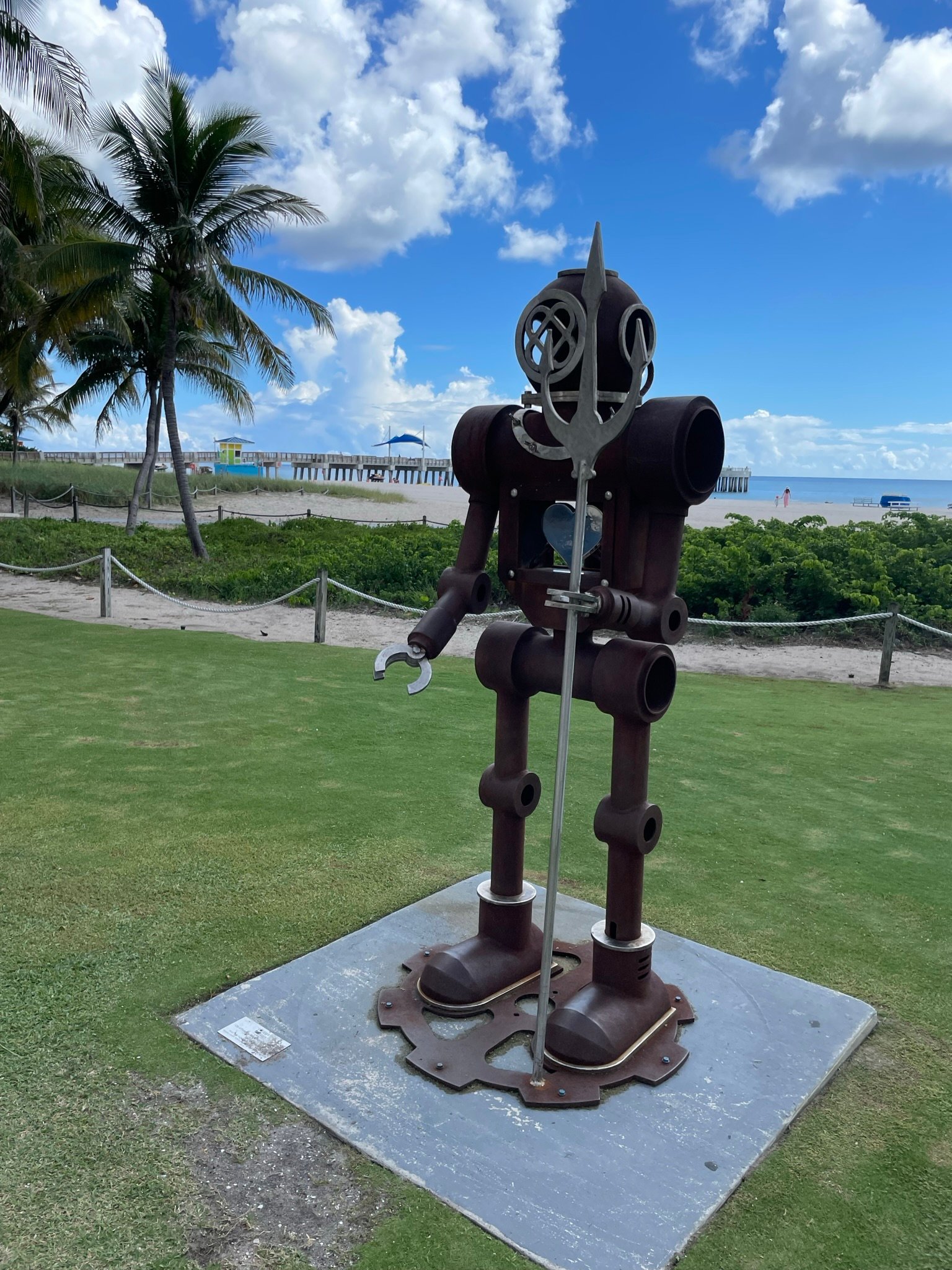 Are you hungry for more? Here are 10 Restaurants with outdoor seating that have 4 stars on Google within a mile from the Parliament House in Pompano Beach, Florida.